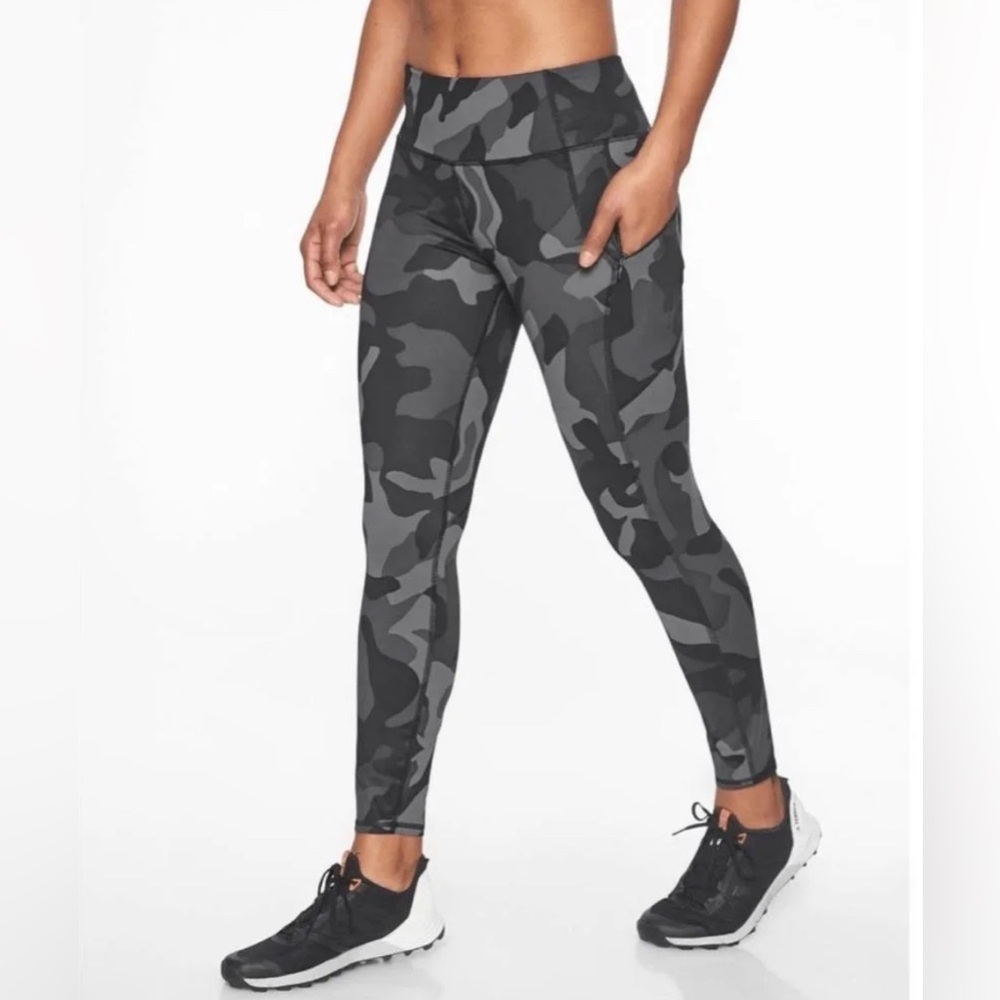 Athleta Camo Contender 7/8 Tights